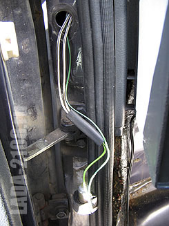 Подключение провода АПС-4 к концевику водительской двери