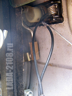 Провода геркона и трос изнутри (левая дверь).
